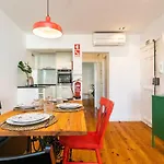 Cosy Alfama Hideout - With Rooftop Terrace 아파트 리스본