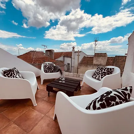 Cosy Alfama Hideout - With Rooftop Terrace Apartment