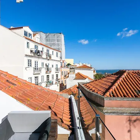 Cosy Alfama Hideout - With Rooftop Terrace Lejlighed *