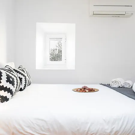 Cosy Alfama Hideout - With Rooftop Terrace * Lisbon